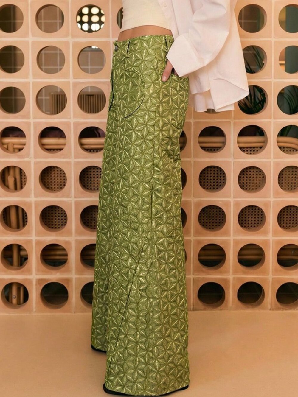 Green Casual Women's Wide-Leg Pants - Picture 3 of 6
